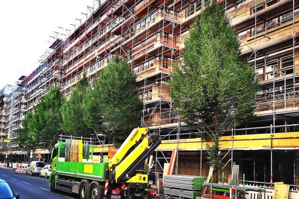 Fassadengerüst am Ellington Hotel in Berlin Wilmersdorf